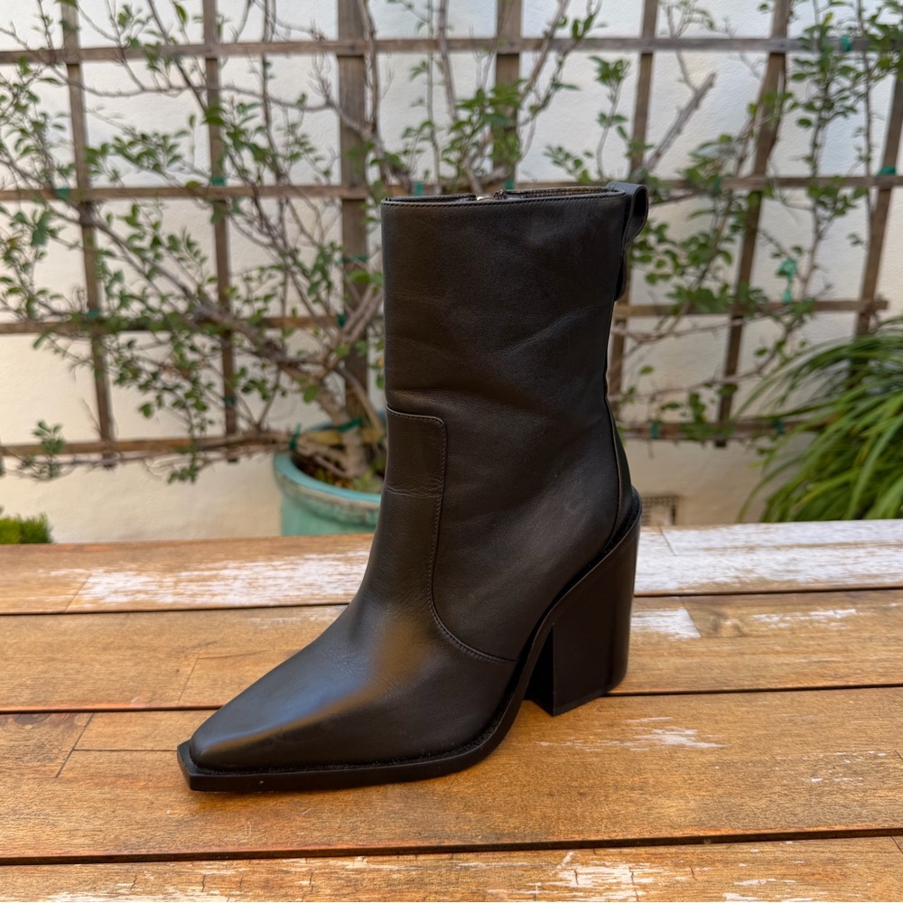 LARROUDE  boots.